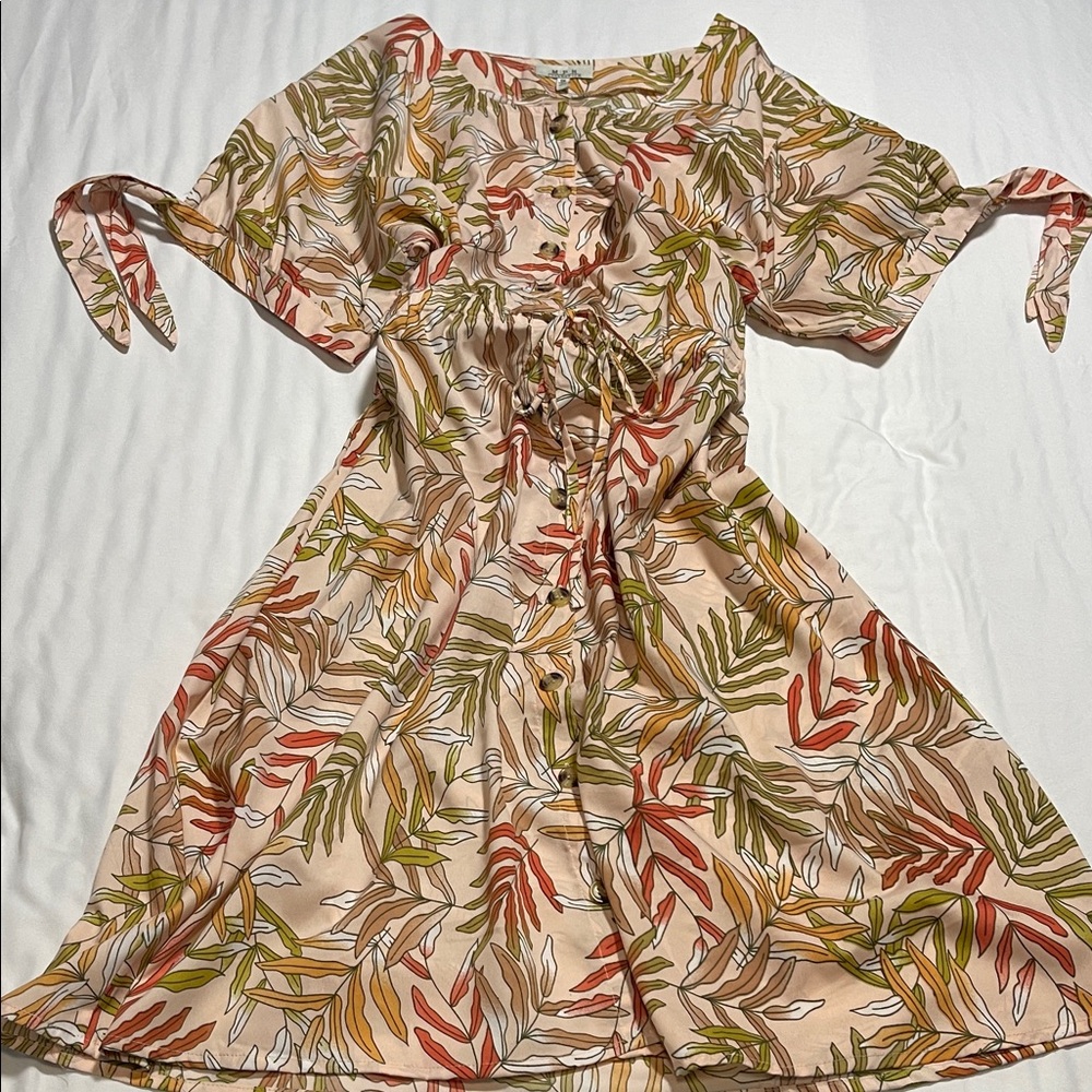 Leaf Patterned Dress with Tie Sleeves